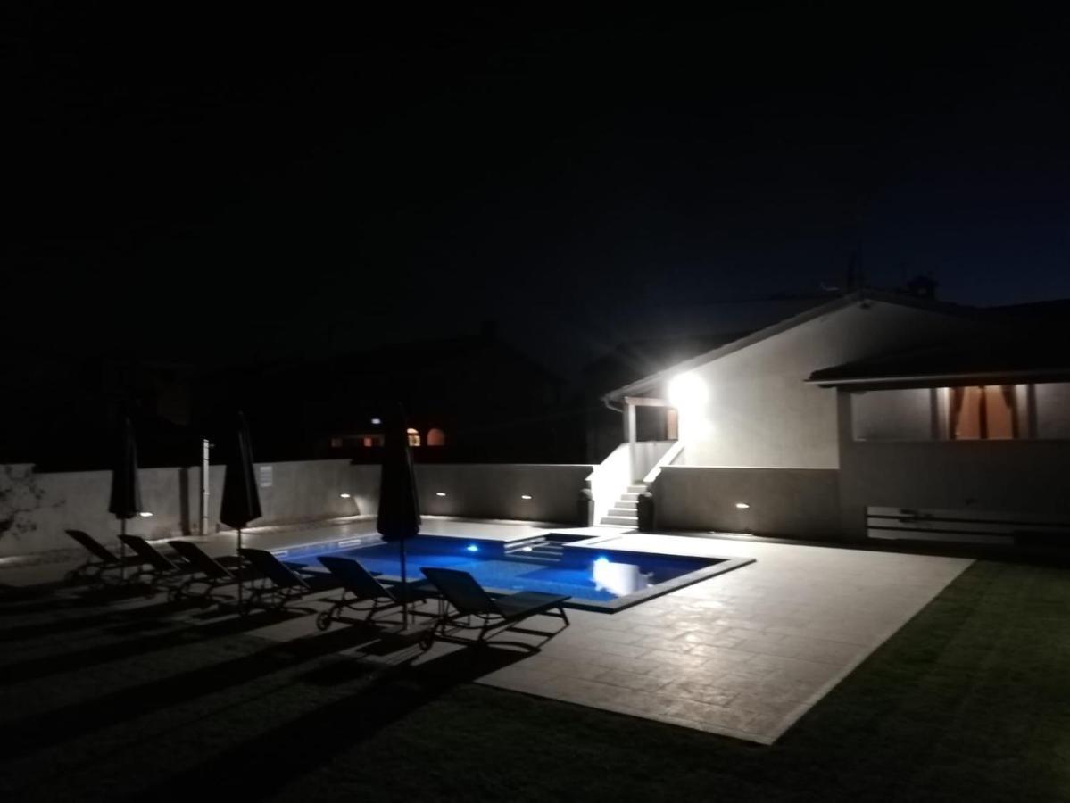 Holiday Home Victoria Пореч Екстериор снимка